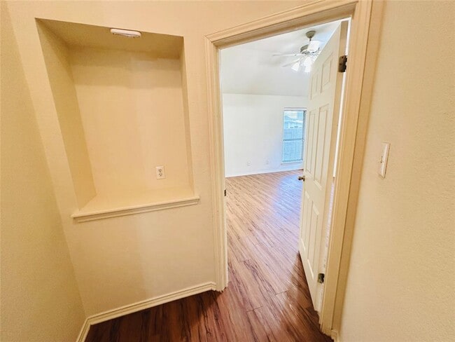 Building Photo - 1101 Hunter's Creek Dr