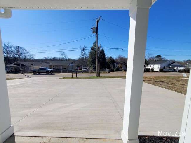 Building Photo - 14 Catawba Ave