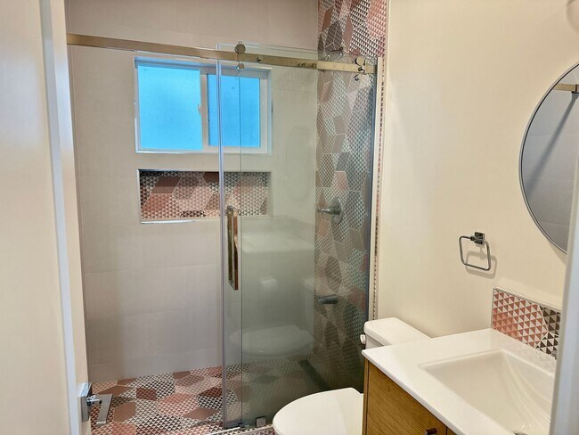 Building Photo - 1464