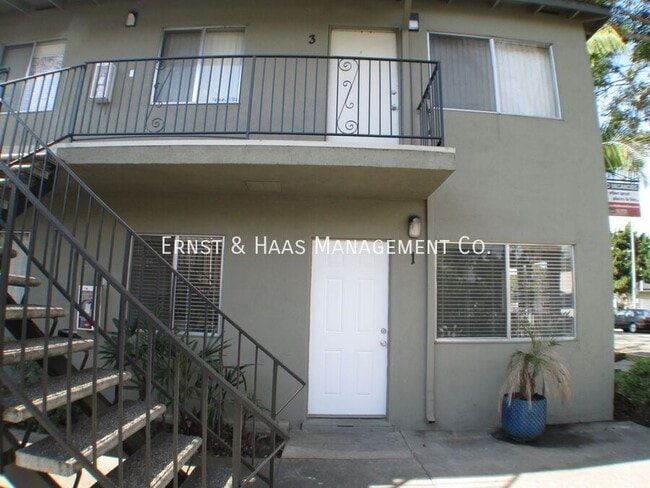 Building Photo - 230 E Hullett St