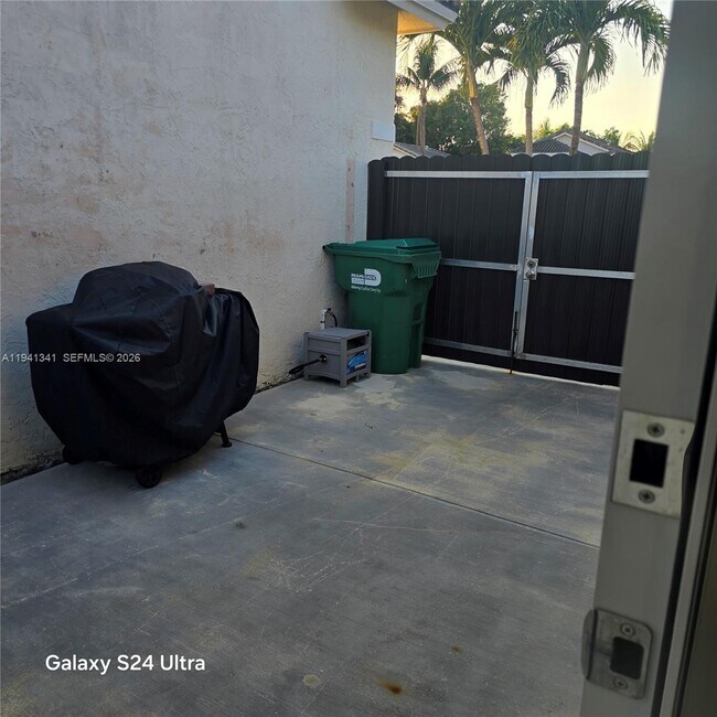 Building Photo - 21431 SW 88th Ave