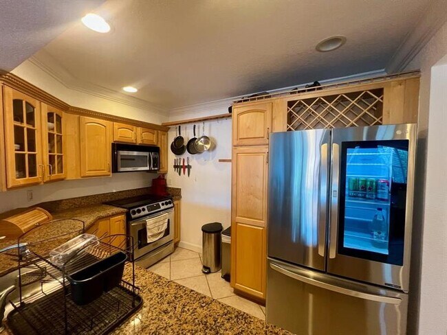 Building Photo - 1515 E Broward Blvd