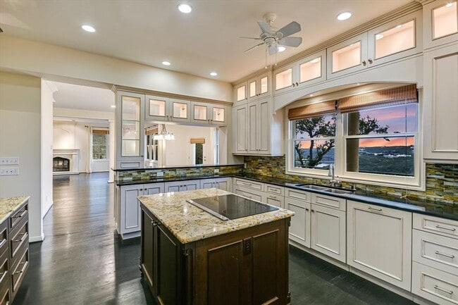 Building Photo - 4708 Lookout Mountain Cove
