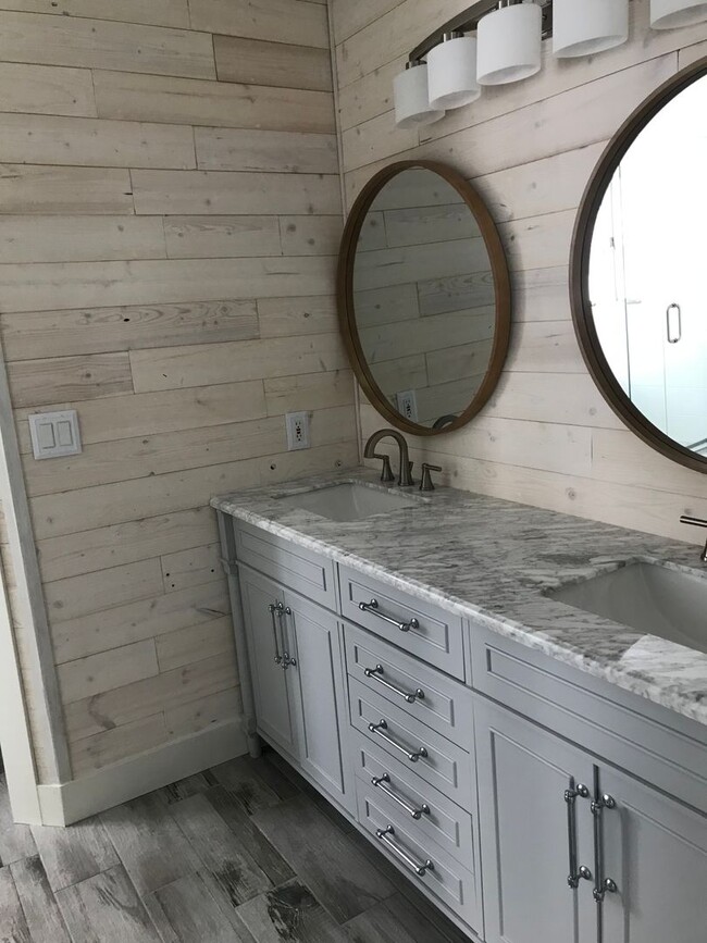 Building Photo - Beautiful 3-Bedroom Home with Modern Upgra...