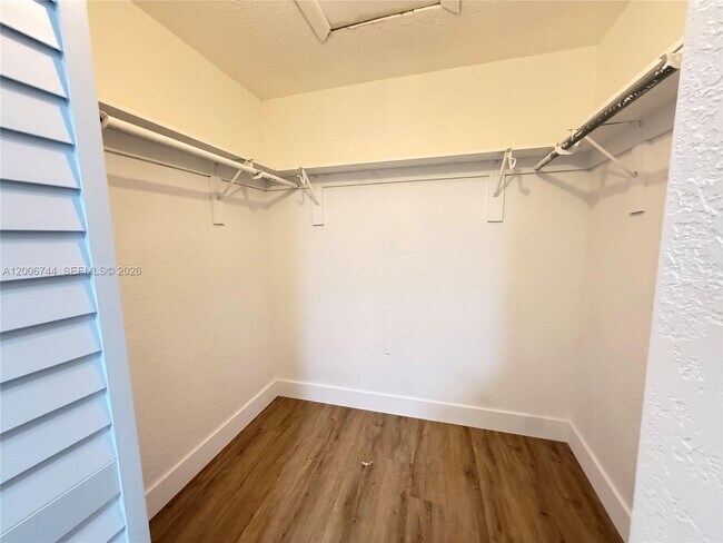 Building Photo - 15741 NW 40th Ct