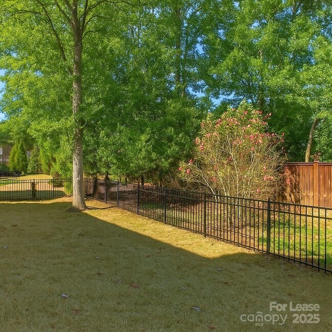 Building Photo - 18517 Boulder Rock Loop