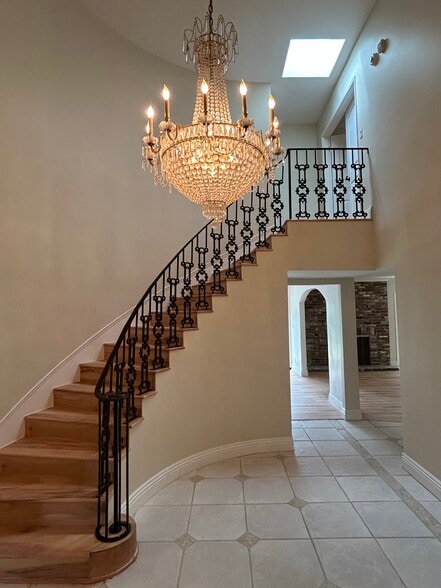 Building Photo - 16608 Park Lane Cir