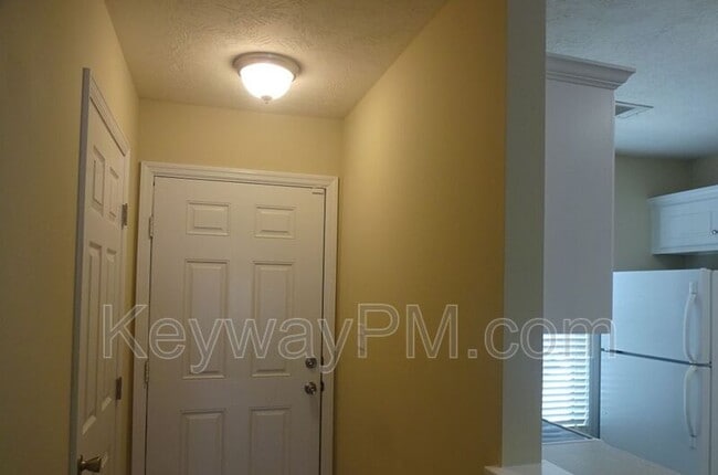 Building Photo - 5166 Aruba Cir