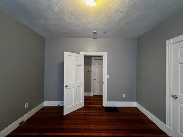 Building Photo - 11 Sunset St