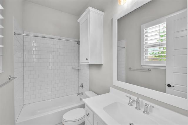 Building Photo - 1844 Quiet Oak Pl