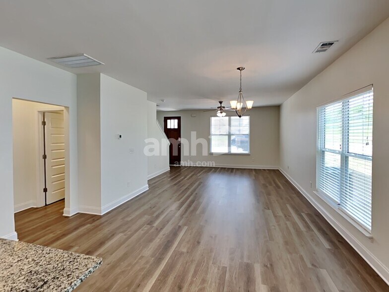 Building Photo - 5532 Central Grove Square