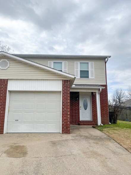 Building Photo - 617 W Moan Pl