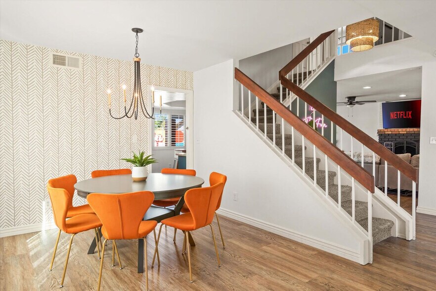 Building Photo - 952 W Plata Ave