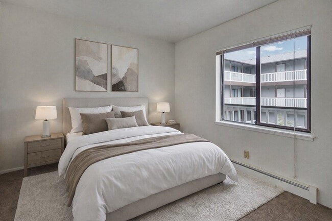 Building Photo - Silver Ridge