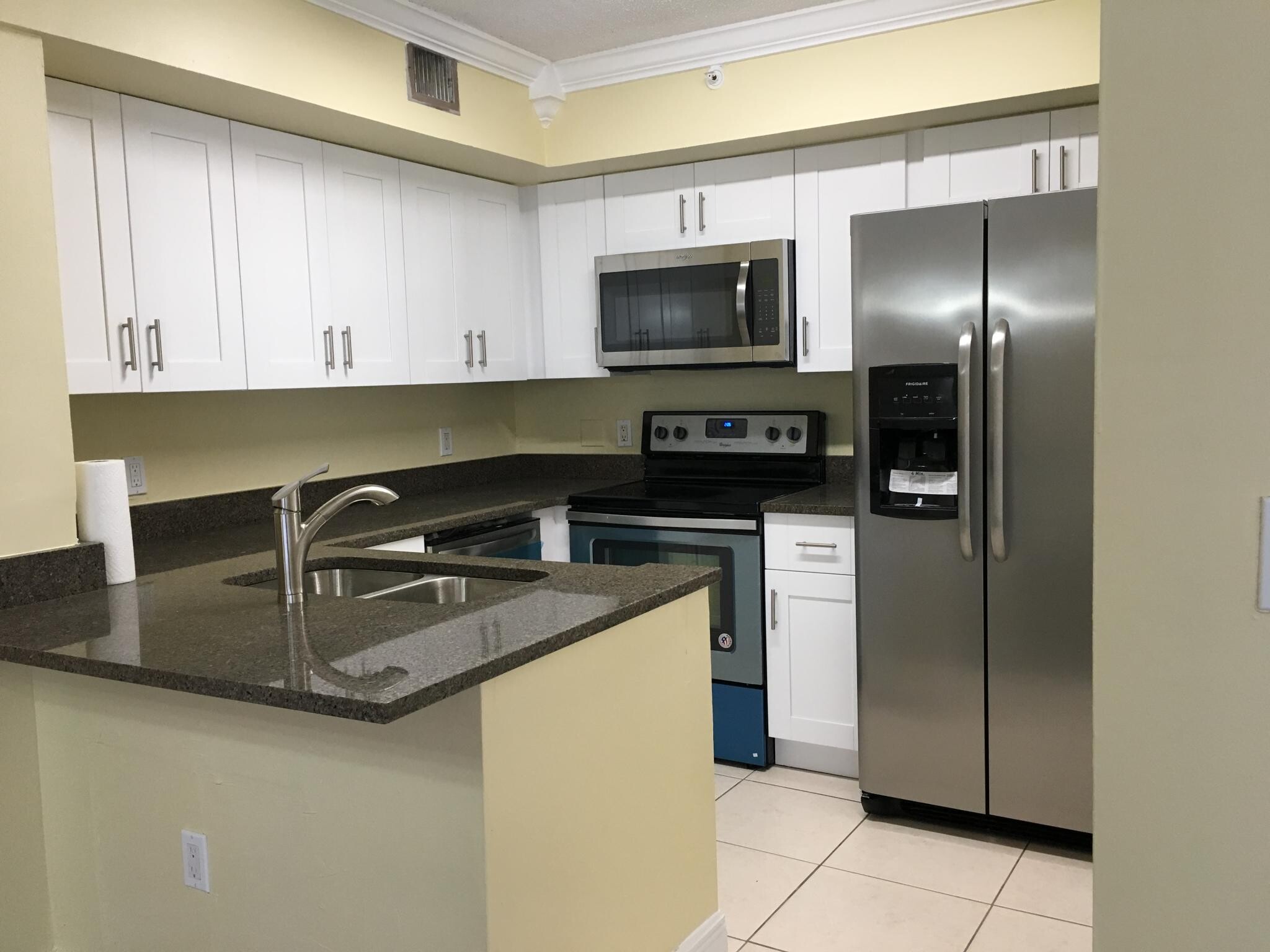 Building Photo - 12154 Saint Andrews Pl