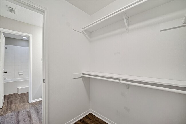 Building Photo - 77 Woodlily Pl