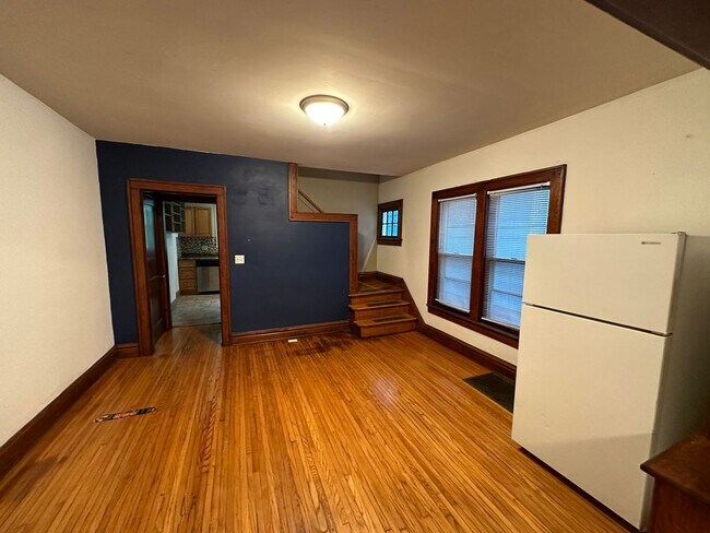 Building Photo - 178 E Tompkins St