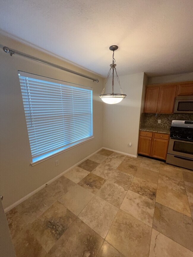 Building Photo - 5523 Dapplewood Ln