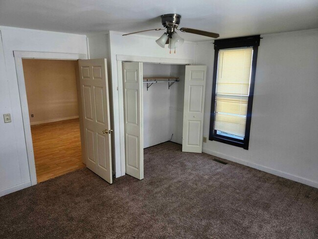 Building Photo - 422 Superior St