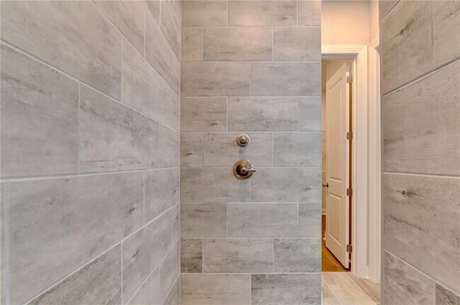 Building Photo - 4536 Molder Dr