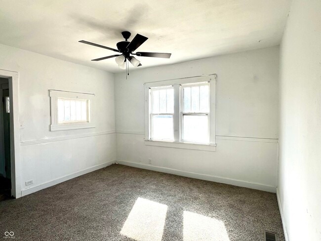 Building Photo - 231 E South C St