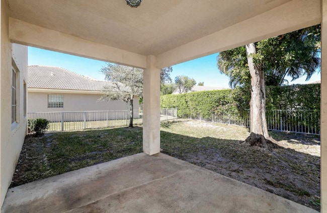 Building Photo - 8739 S San Andros