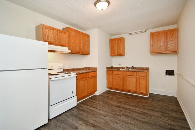 Building Photo - New Lower Price! Remodeled 3 bed / 1.5 bath home near downtown Spartanburg