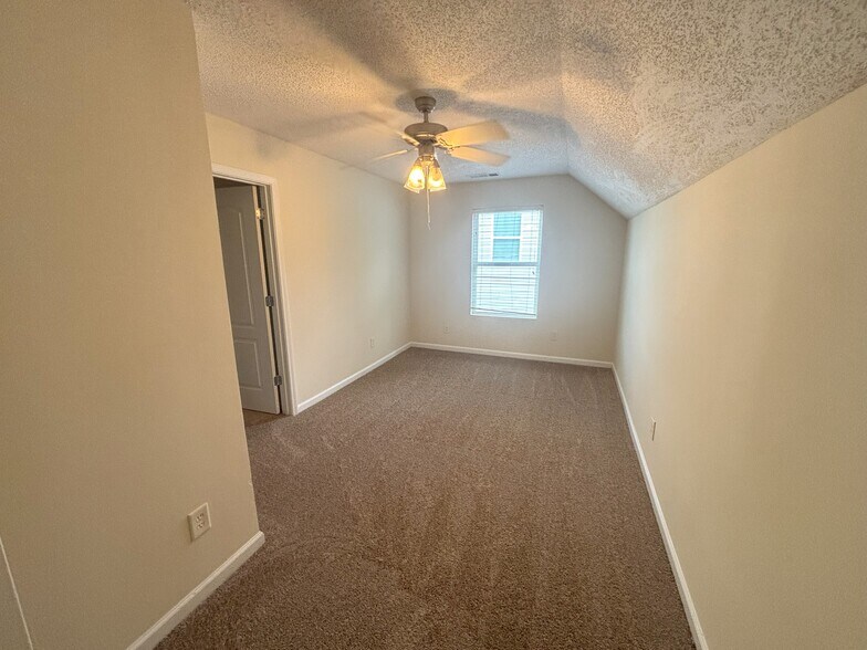 Building Photo - 261 Katydid Dr