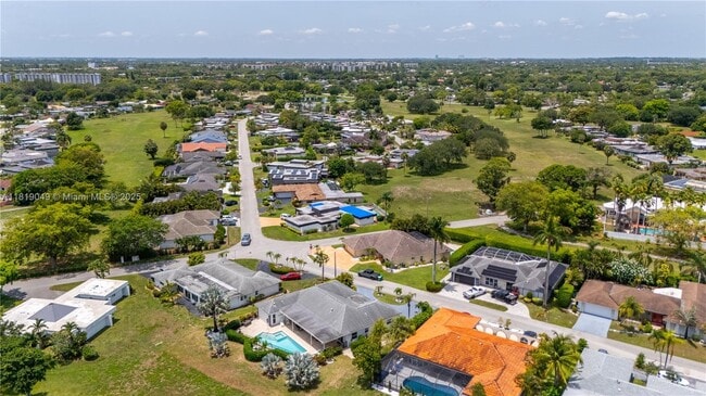 Building Photo - 4902 N Travelers Palm Ln