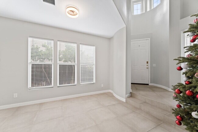 Building Photo - "Charming 4-Bedroom Santa Clarita Home with Fireplace – Spacious 2,623 Sq. Ft. Retreat!"