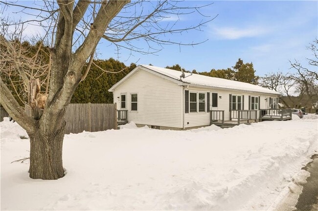 Building Photo - 1 Aquidneck Dr