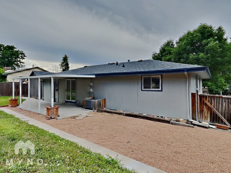 Building Photo - 10173 W 68th Way