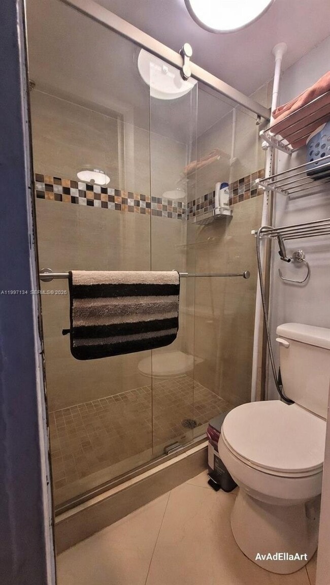 Building Photo - 1400 NE 54th St