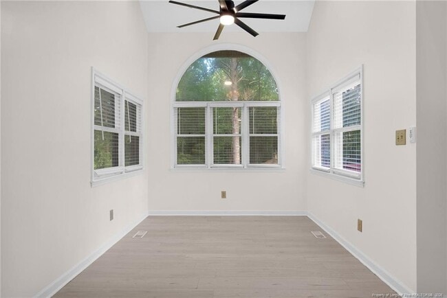 Building Photo - 160 Carolina Way