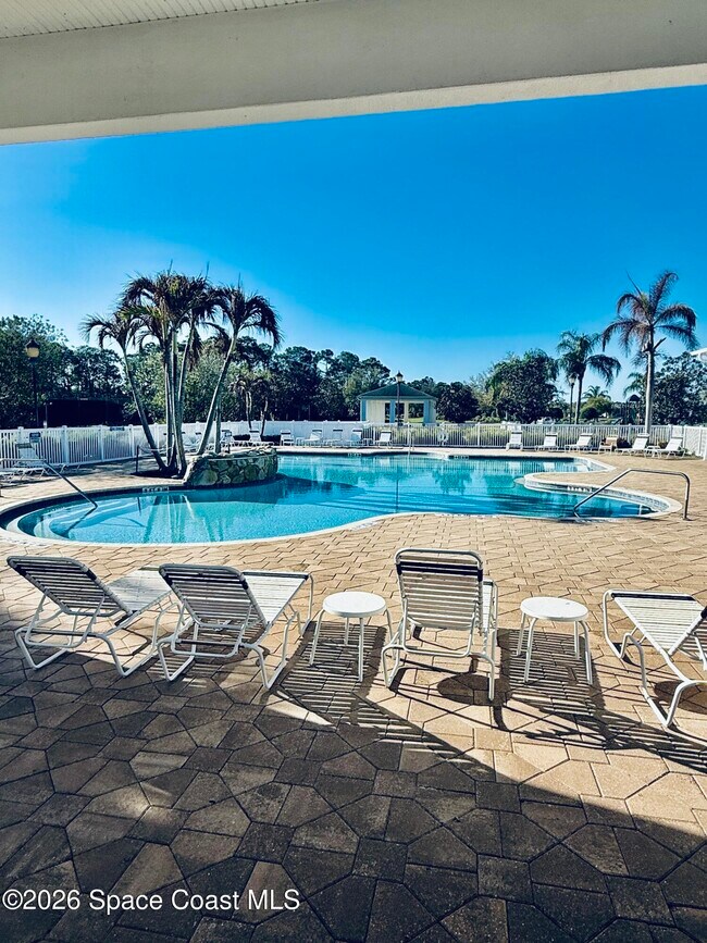 Building Photo - 402 Breckenridge Cir SE