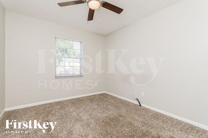 Building Photo - 5540 Lesser Dr