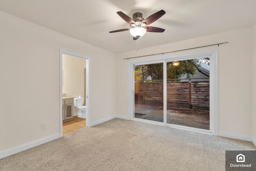 Building Photo - 1714 Somerset Pl