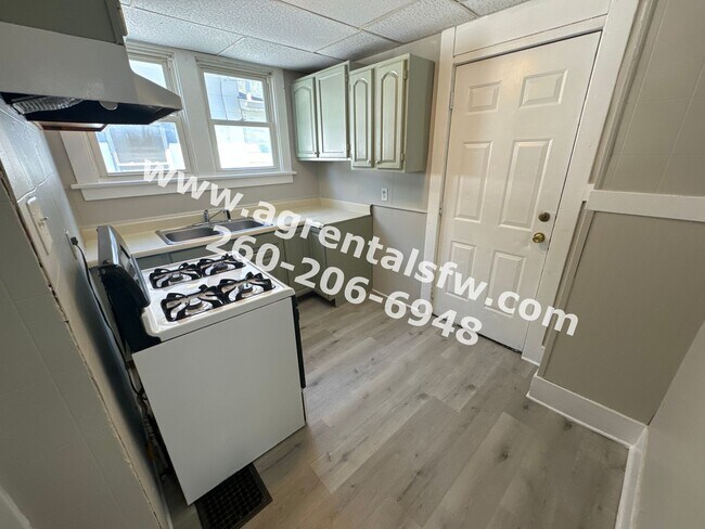 Building Photo - 3 bedroom house - Section 8 OK!