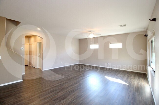 Building Photo - 11434 E Cliffrose Ln