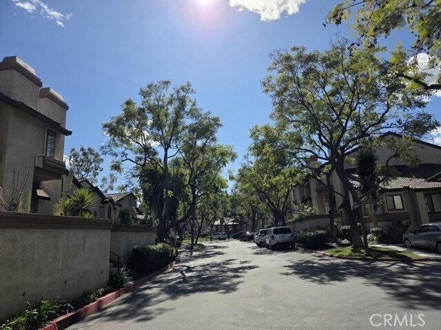 Building Photo - 9 Rock Cliff Pl