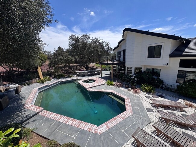 Building Photo - 2080 Hopewell Ct