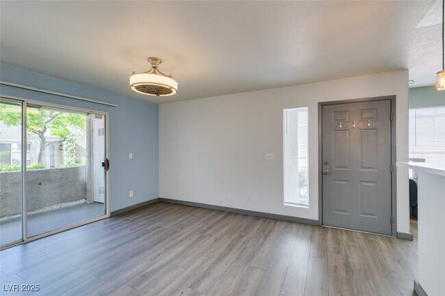 Building Photo - 3168 Tarpon Dr