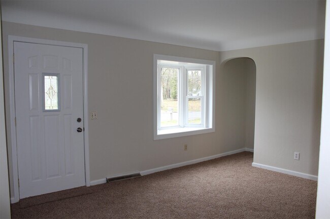 Building Photo - 1519 Baker Dr