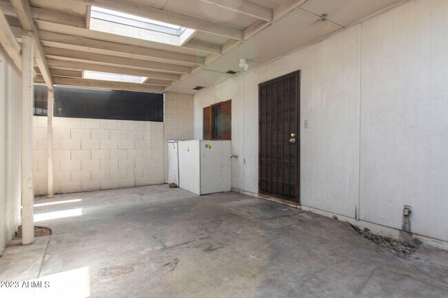 Building Photo - 4662 N 19th Ave