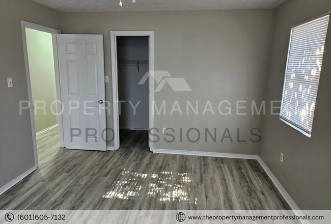 Building Photo - Renewed and ready to be a home!