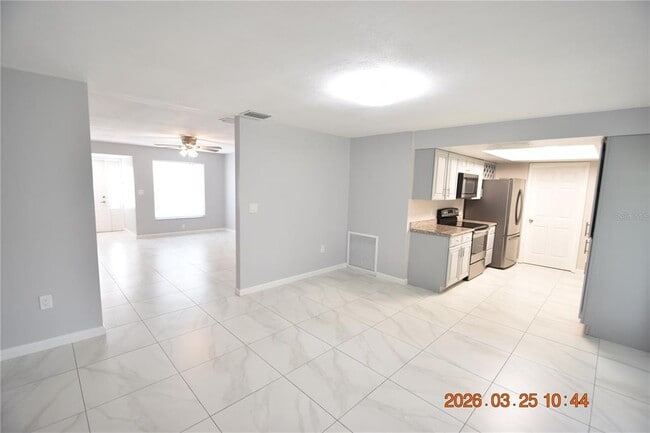 Building Photo - 2600 60th Ave S