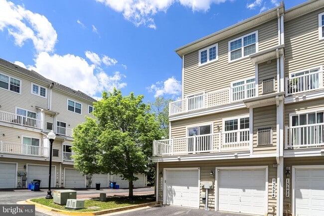 Building Photo - 13526 Waterford Hills Boulevard