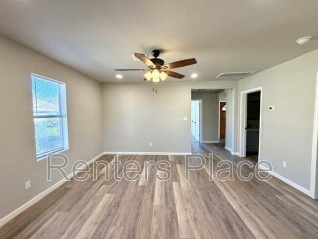 Building Photo - 108 E Mill Ave