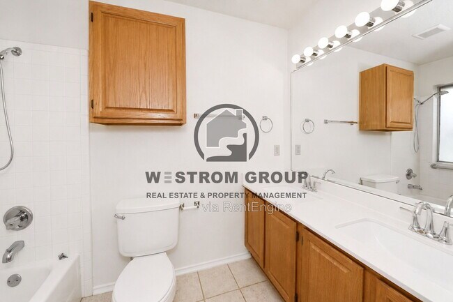 Building Photo - 316 Crowe Dr