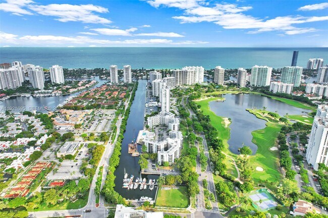 Building Photo - 3401 N Country Club Dr